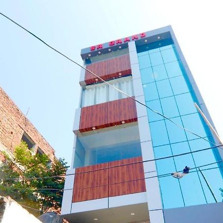 Hotel Sr Grand Gorakhpur Exteriör bild